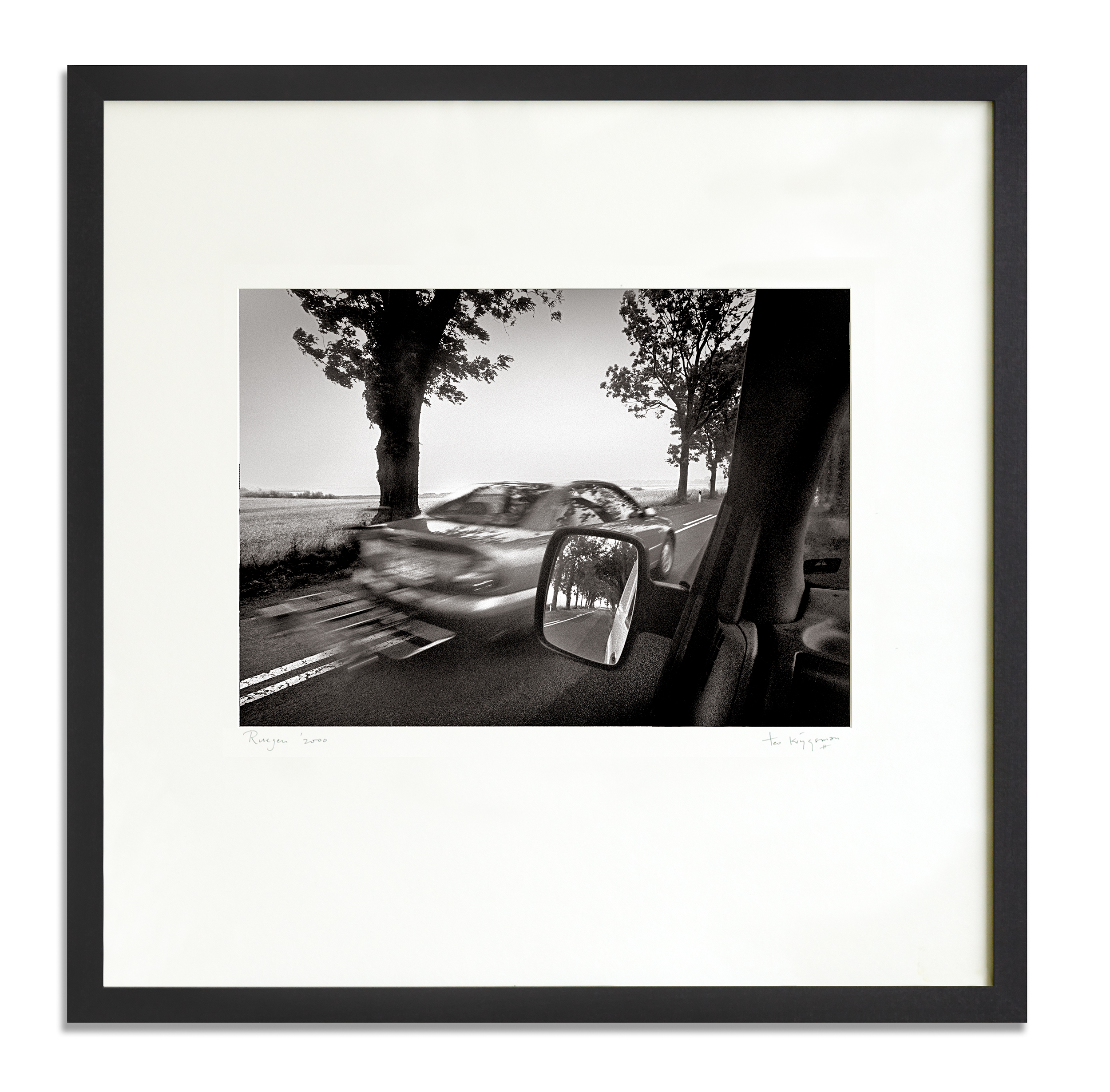 Autoweg  en bomen in zijspiegel, Ruegen